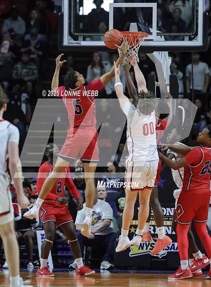 Thumbnail 1 in Binghamton vs. Niskayuna (NYSPHSAA Class AA Final) photogallery.