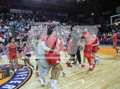Thumbnail 1 in Binghamton vs. Niskayuna (NYSPHSAA Class AA Final) photogallery.