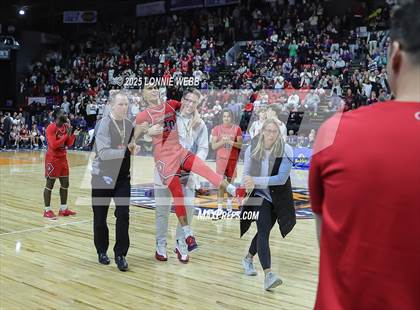 Thumbnail 2 in Binghamton vs. Niskayuna (NYSPHSAA Class AA Final) photogallery.