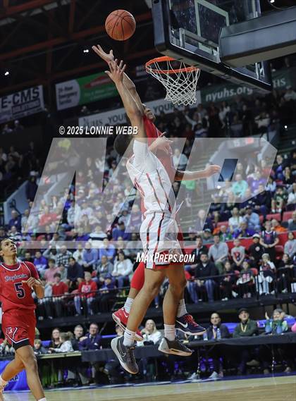 Thumbnail 1 in Binghamton vs. Niskayuna (NYSPHSAA Class AA Final) photogallery.