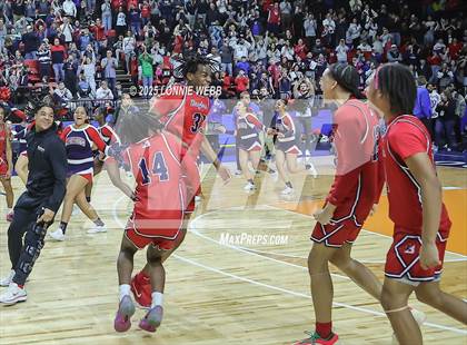 Thumbnail 3 in Binghamton vs. Niskayuna (NYSPHSAA Class AA Final) photogallery.
