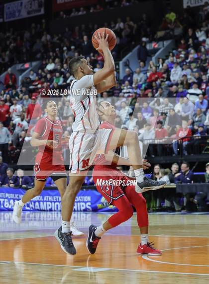 Thumbnail 1 in Binghamton vs. Niskayuna (NYSPHSAA Class AA Final) photogallery.