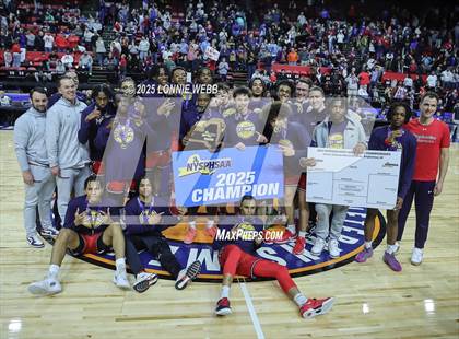 Thumbnail 1 in Binghamton vs. Niskayuna (NYSPHSAA Class AA Final) photogallery.