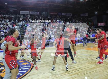 Thumbnail 1 in Binghamton vs. Niskayuna (NYSPHSAA Class AA Final) photogallery.