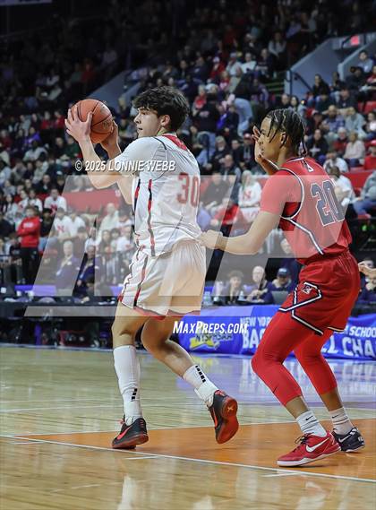 Thumbnail 1 in Binghamton vs. Niskayuna (NYSPHSAA Class AA Final) photogallery.