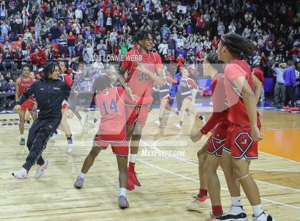 Thumbnail 1 in Binghamton vs. Niskayuna (NYSPHSAA Class AA Final) photogallery.