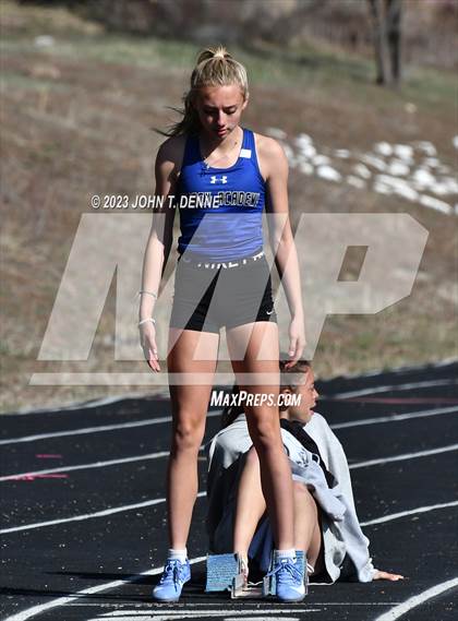 Thumbnail 3 in Peña Relays photogallery.
