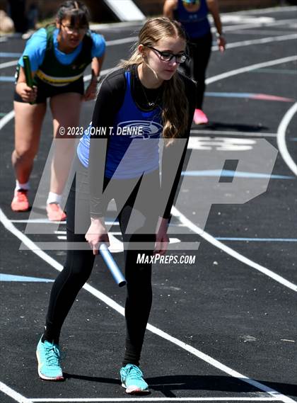 Thumbnail 2 in Peña Relays photogallery.