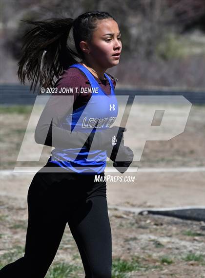 Thumbnail 2 in Peña Relays photogallery.