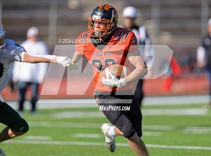 Thumbnail 2 in Stratton vs. Cheyenne Wells (CHSAA 6-Man Final) photogallery.