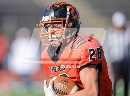Thumbnail 2 in Stratton vs. Cheyenne Wells (CHSAA 6-Man Final) photogallery.