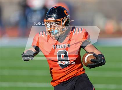 Thumbnail 1 in Stratton vs. Cheyenne Wells (CHSAA 6-Man Final) photogallery.
