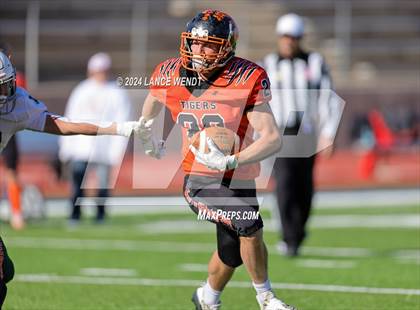 Thumbnail 1 in Stratton vs. Cheyenne Wells (CHSAA 6-Man Final) photogallery.
