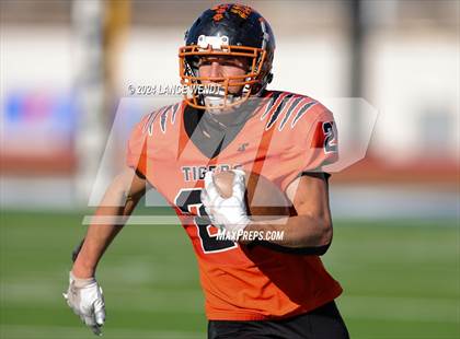 Thumbnail 2 in Stratton vs. Cheyenne Wells (CHSAA 6-Man Final) photogallery.
