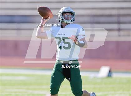 Thumbnail 2 in Stratton vs. Cheyenne Wells (CHSAA 6-Man Final) photogallery.