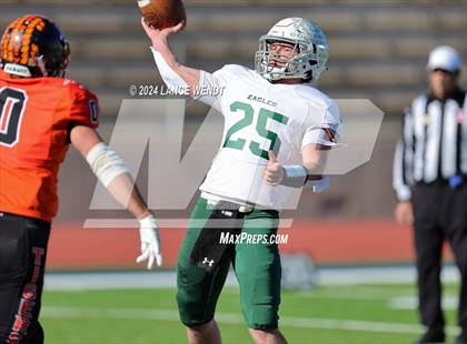 Thumbnail 3 in Stratton vs. Cheyenne Wells (CHSAA 6-Man Final) photogallery.
