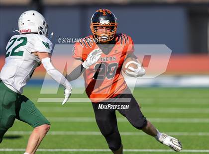 Thumbnail 3 in Stratton vs. Cheyenne Wells (CHSAA 6-Man Final) photogallery.