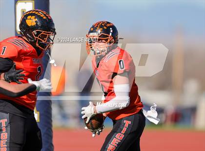 Thumbnail 2 in Stratton vs. Cheyenne Wells (CHSAA 6-Man Final) photogallery.