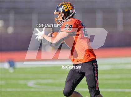 Thumbnail 2 in Stratton vs. Cheyenne Wells (CHSAA 6-Man Final) photogallery.