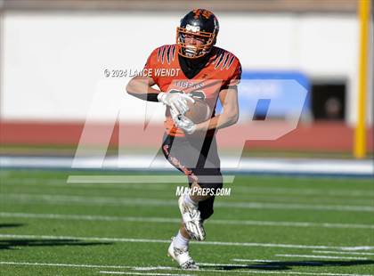 Thumbnail 2 in Stratton vs. Cheyenne Wells (CHSAA 6-Man Final) photogallery.