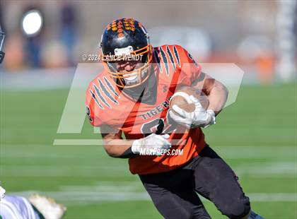 Thumbnail 2 in Stratton vs. Cheyenne Wells (CHSAA 6-Man Final) photogallery.