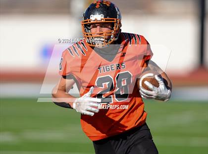Thumbnail 1 in Stratton vs. Cheyenne Wells (CHSAA 6-Man Final) photogallery.