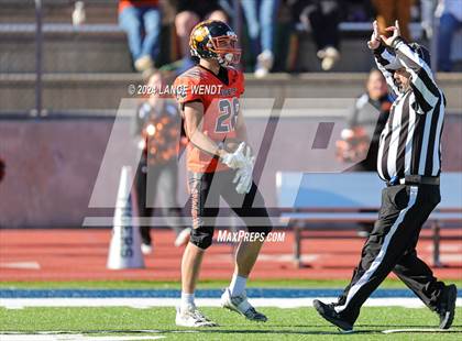 Thumbnail 3 in Stratton vs. Cheyenne Wells (CHSAA 6-Man Final) photogallery.