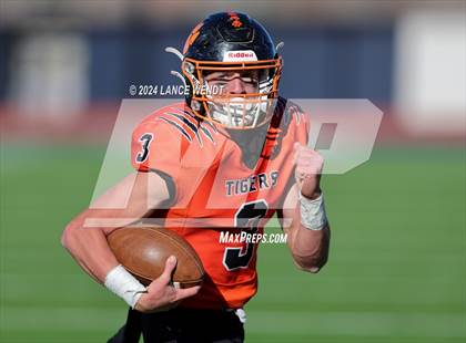 Thumbnail 2 in Stratton vs. Cheyenne Wells (CHSAA 6-Man Final) photogallery.