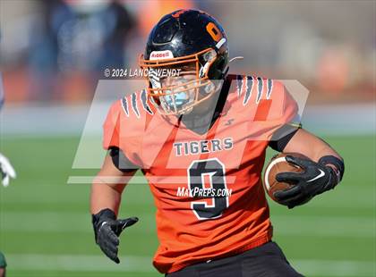 Thumbnail 2 in Stratton vs. Cheyenne Wells (CHSAA 6-Man Final) photogallery.