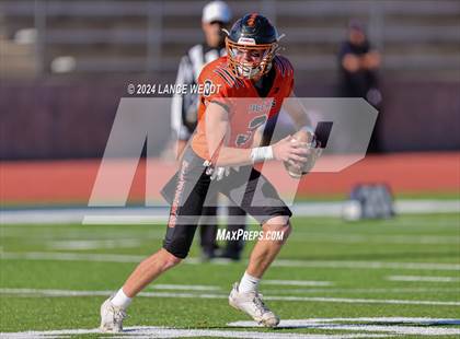 Thumbnail 1 in Stratton vs. Cheyenne Wells (CHSAA 6-Man Final) photogallery.