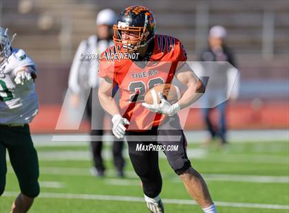 Thumbnail 2 in Stratton vs. Cheyenne Wells (CHSAA 6-Man Final) photogallery.