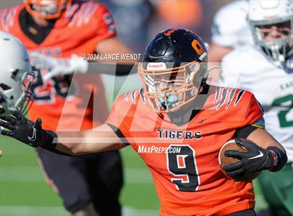 Thumbnail 3 in Stratton vs. Cheyenne Wells (CHSAA 6-Man Final) photogallery.