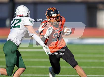 Thumbnail 1 in Stratton vs. Cheyenne Wells (CHSAA 6-Man Final) photogallery.