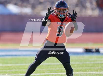 Thumbnail 2 in Stratton vs. Cheyenne Wells (CHSAA 6-Man Final) photogallery.