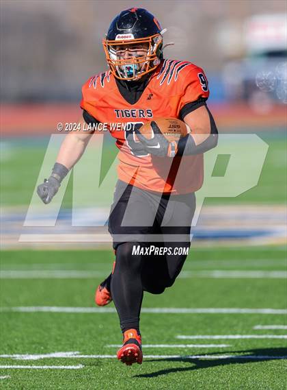 Thumbnail 3 in Stratton vs. Cheyenne Wells (CHSAA 6-Man Final) photogallery.