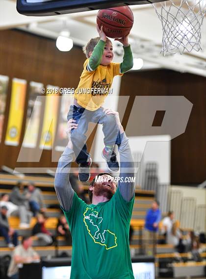 Thumbnail 2 in Marin Catholic @ Branson photogallery.