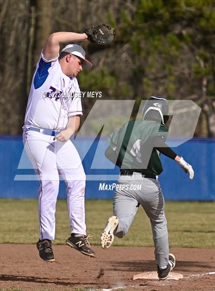 Thumbnail 2 in Avon @ Livonia photogallery.