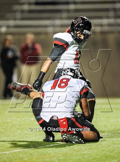 Thumbnail 2 in Wylie vs. Rockwall-Heath (UIL 5A Area Playoff) photogallery.