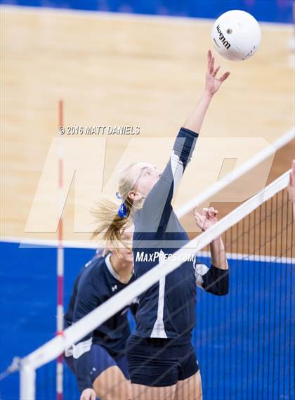 Thumbnail 1 in Valley vs. Platte Valley (CHSAA 3A Playoff) photogallery.
