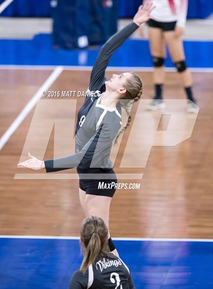 Thumbnail 2 in Valley vs. Platte Valley (CHSAA 3A Playoff) photogallery.