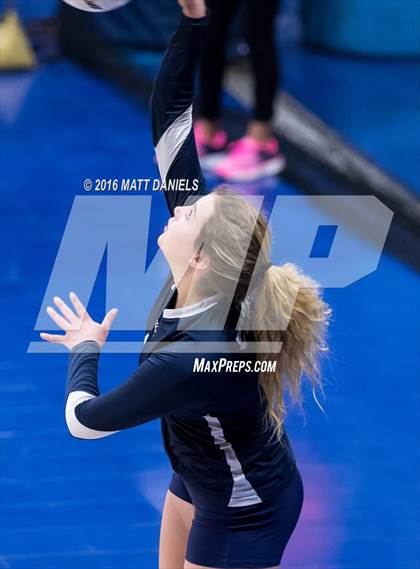 Thumbnail 2 in Valley vs. Platte Valley (CHSAA 3A Playoff) photogallery.