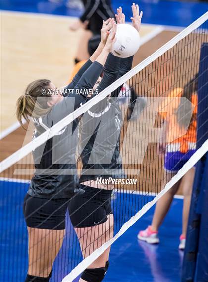 Thumbnail 2 in Valley vs. Platte Valley (CHSAA 3A Playoff) photogallery.