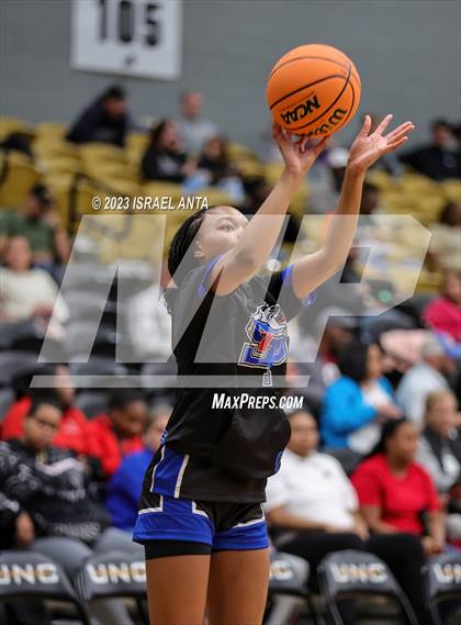 Thumbnail 3 in Fairmont vs. St. Pauls  (2023 Robeson County Shootout) Championship photogallery.
