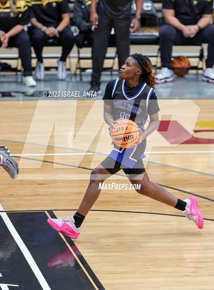 Thumbnail 3 in Fairmont vs. St. Pauls  (2023 Robeson County Shootout) Championship photogallery.