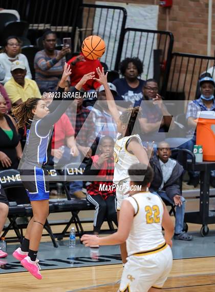 Thumbnail 2 in Fairmont vs. St. Pauls  (2023 Robeson County Shootout) Championship photogallery.