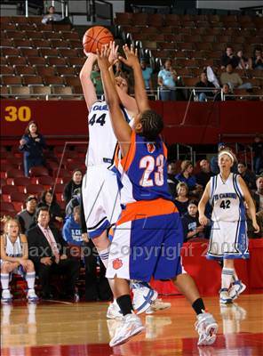 Thumbnail 2 in University vs. El Camino Real (CIF LA City Final) photogallery.