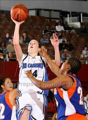 Thumbnail 2 in University vs. El Camino Real (CIF LA City Final) photogallery.