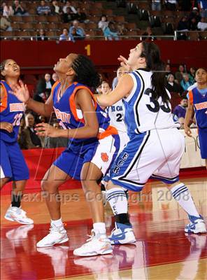 Thumbnail 2 in University vs. El Camino Real (CIF LA City Final) photogallery.