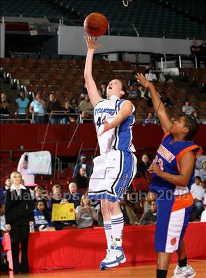 Thumbnail 1 in University vs. El Camino Real (CIF LA City Final) photogallery.