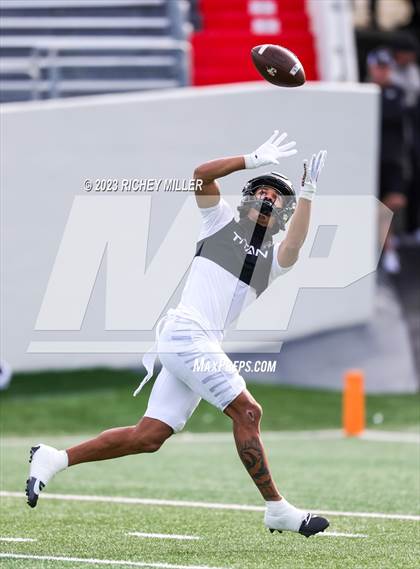 Thumbnail 2 in Bentonville vs. Fayetteville (AAA 7A Final) photogallery.